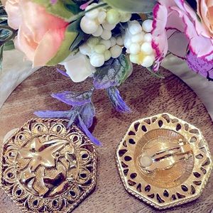 Vintage Barrera for Avon Gold Intricate Design Earrings